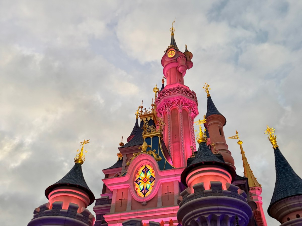 Extreme Day Trip to Disneyland Paris from UK – Full Guide +&nbsp;Tips
